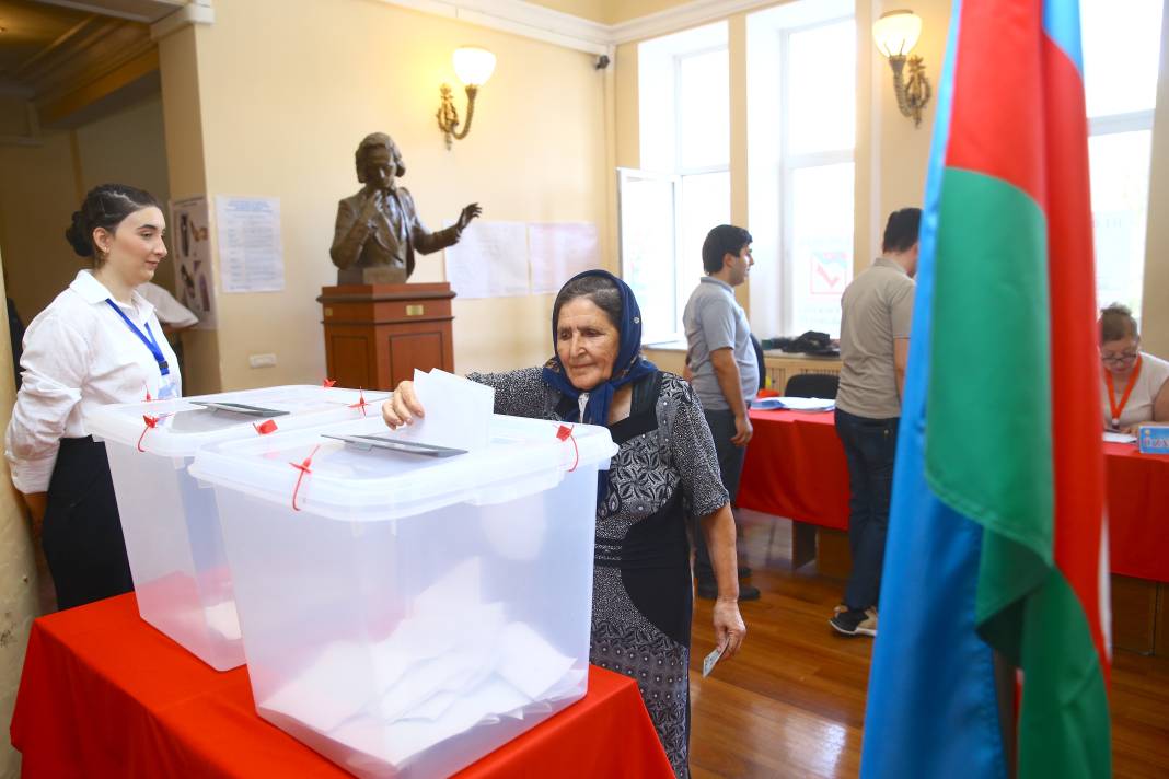 Azerbaycan'da seçim günü: Oy verme işlemi başladı 3